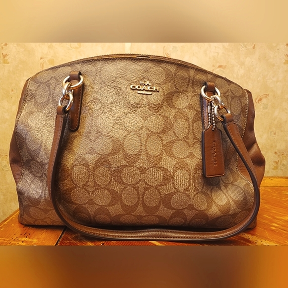 Coach purse - Picture 1 of 2